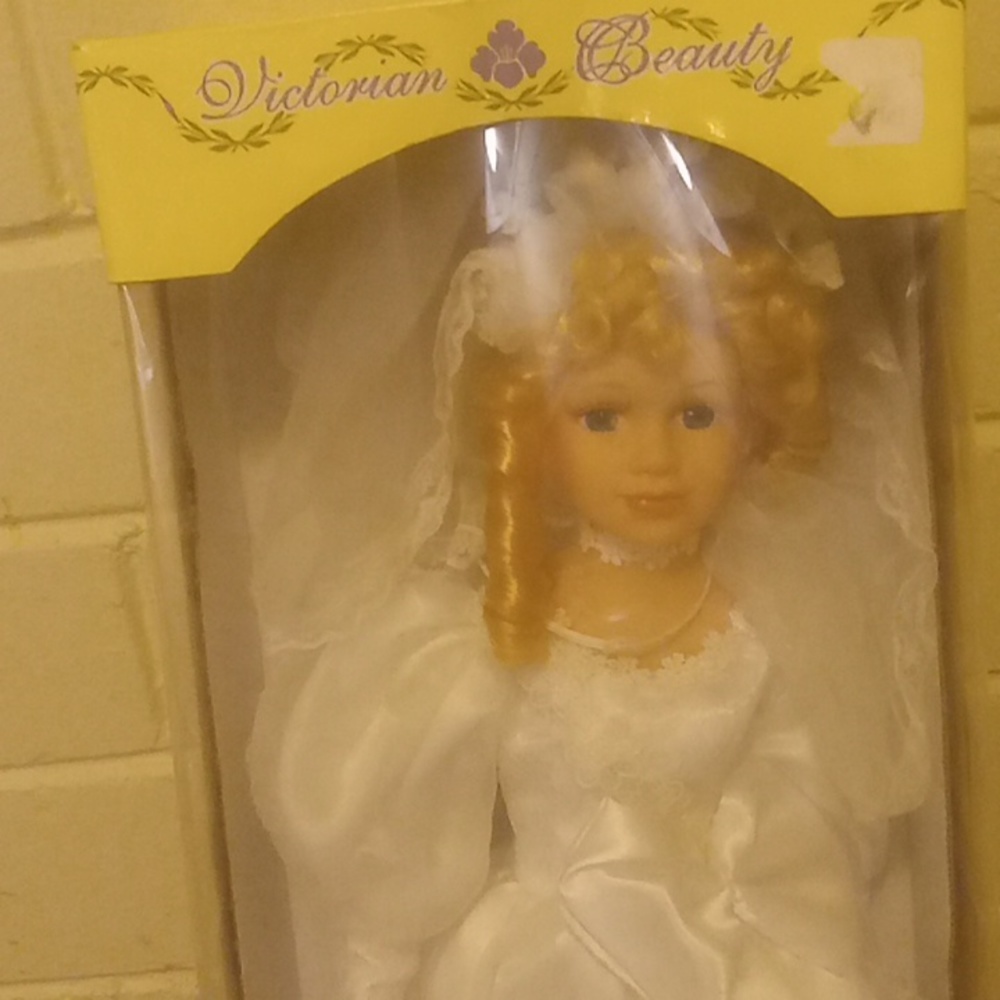 Victorian beauty 20" Porcelain Doll